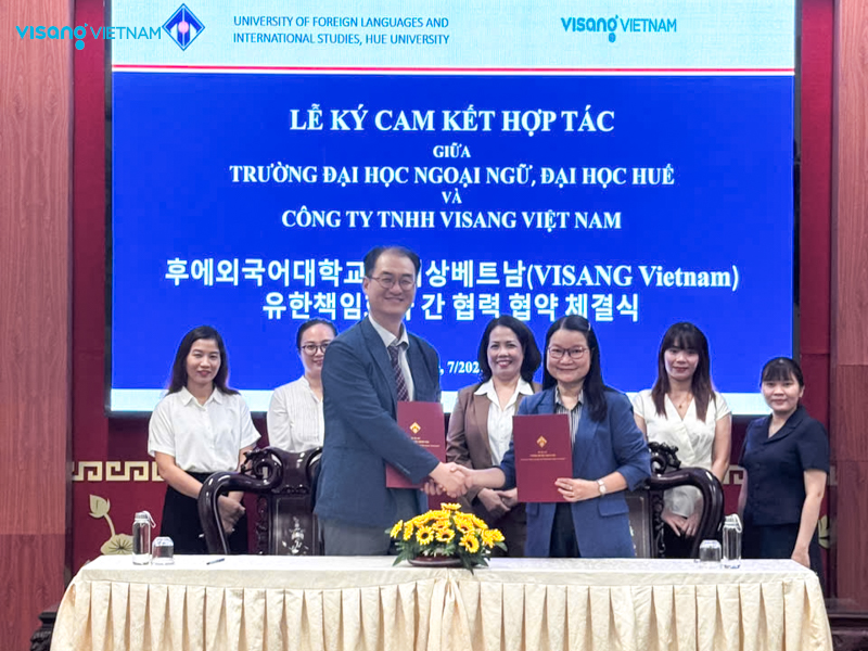 Lễ k&yacute; kết hợp t&aacute;c giữa Visang Việt Nam x Trường Đại học Ngoại Ngữ Đại học Huế 